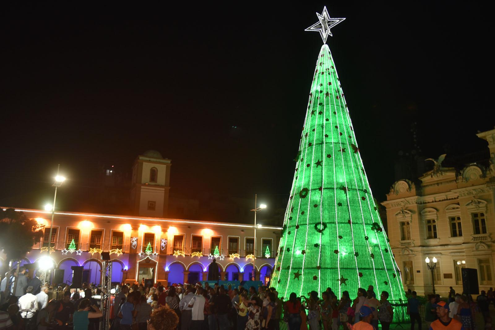 Salvador registra recorde nacional com maior árvore de Natal