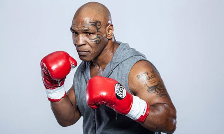 Com 54 anos, Myke Tyson retorna ao box