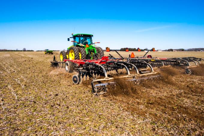 Produção agrícola do Brasil alimenta 10% do mundo, diz estudo da Embrapa