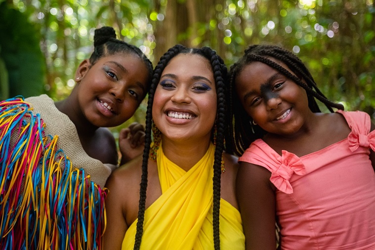 Cantora baiana Ayá lança música e clipe sobre importância da autoestima