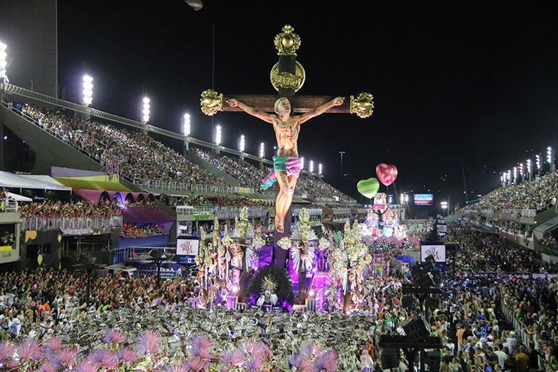 Mangueira pretende fazer desfile virtual em 2021