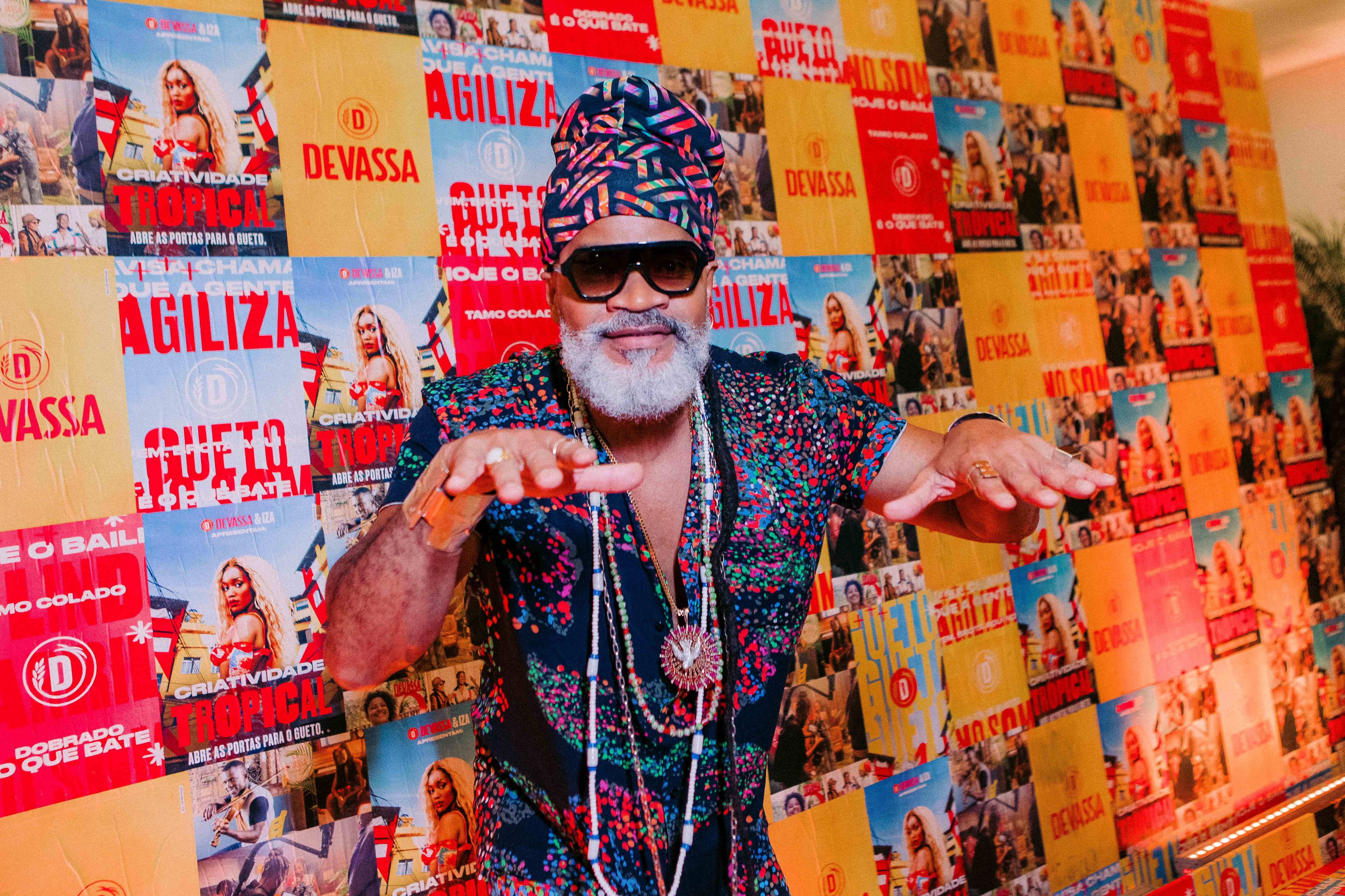 Carlinhos Brown, Larissa Luz e Criolo celebram a Consciência Negra em show gratuito com público em Salvador