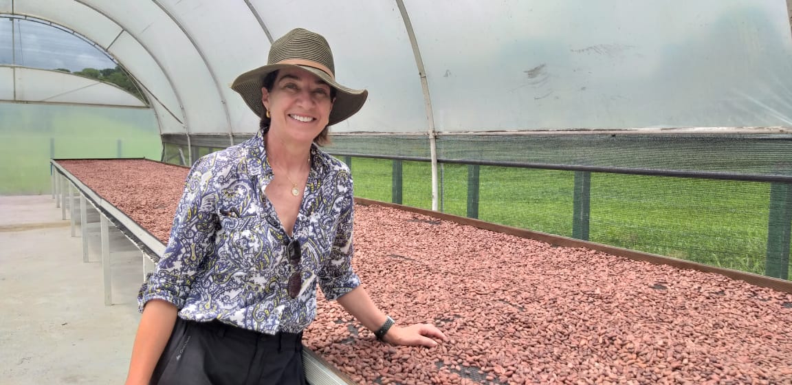 Empresária Claudia Calmon de Sá, da Agrícola Cantagalo, é a vencedora de uma das categorias do III Concurso Nacional de Qualidade do Cacau Especial