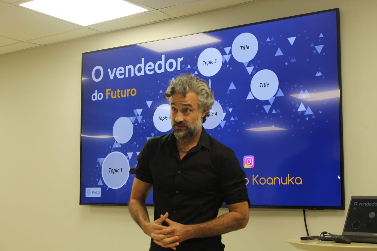 Evento gratuito para pequenos empreendedores aborda a importância do atendimento e o papel do vendedor do futuro