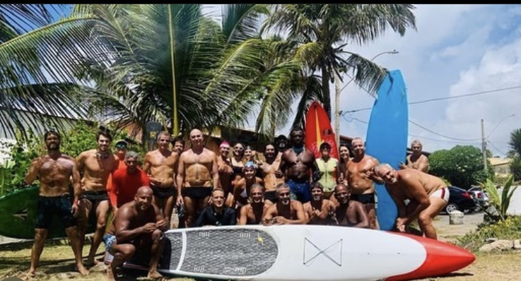 Nadão entre amigos é sucesso na Rua K em Itapuã