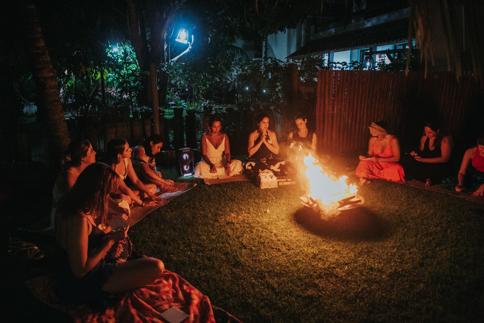 Casa da Coragem proporciona jornada de mentoria e surf para construção de confiança das mulheres