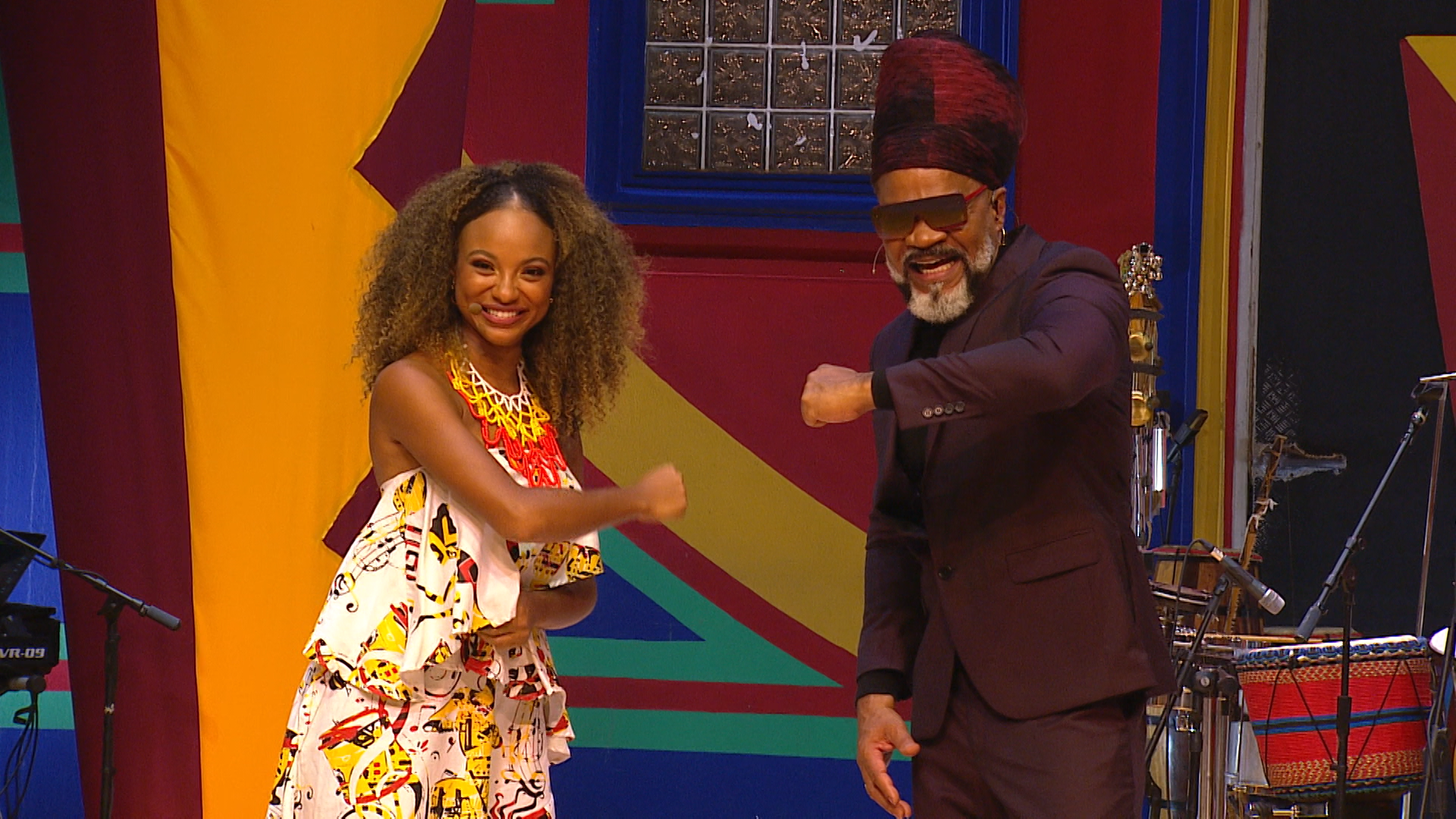 Carlinhos Brown e Luana Souza apresentam ‘Timbrown’, o primeiro reality show de percussão da música brasileira