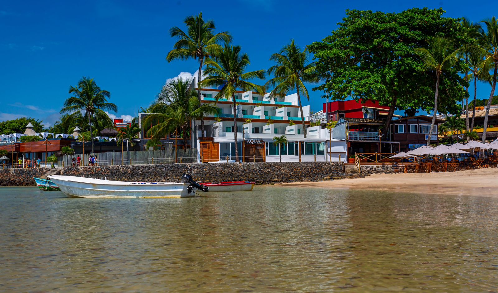 AQUA by Sambass: um novo estilo de hospedaria na paradisíaca ilha de Morro de São Paulo na Bahia